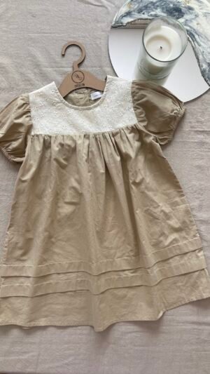 Vestido pechera broderie