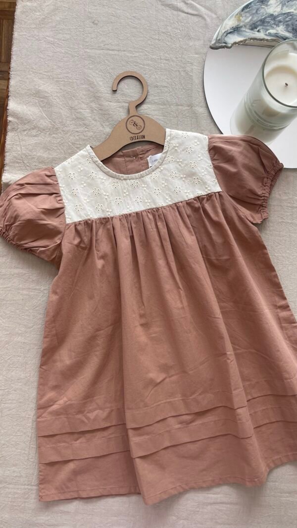 Vestido combinado tostado