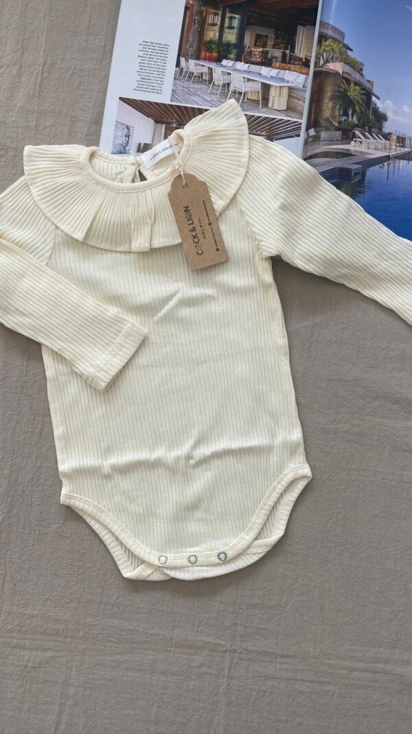 body Anina acanalado con cuello